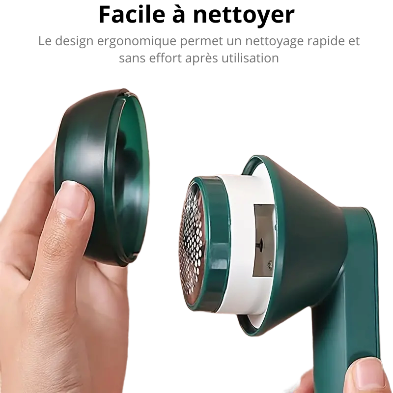 Des mains ouvrent la tête du rasoir anti-bouloches vert
