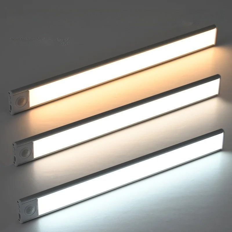 Trois lampes en barre aux leds avec chacune un niveau d'éclairage différent