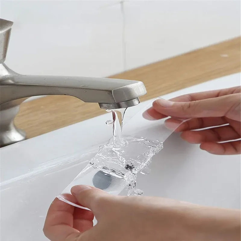 usages du ruban double face pour fixer des objets au mur